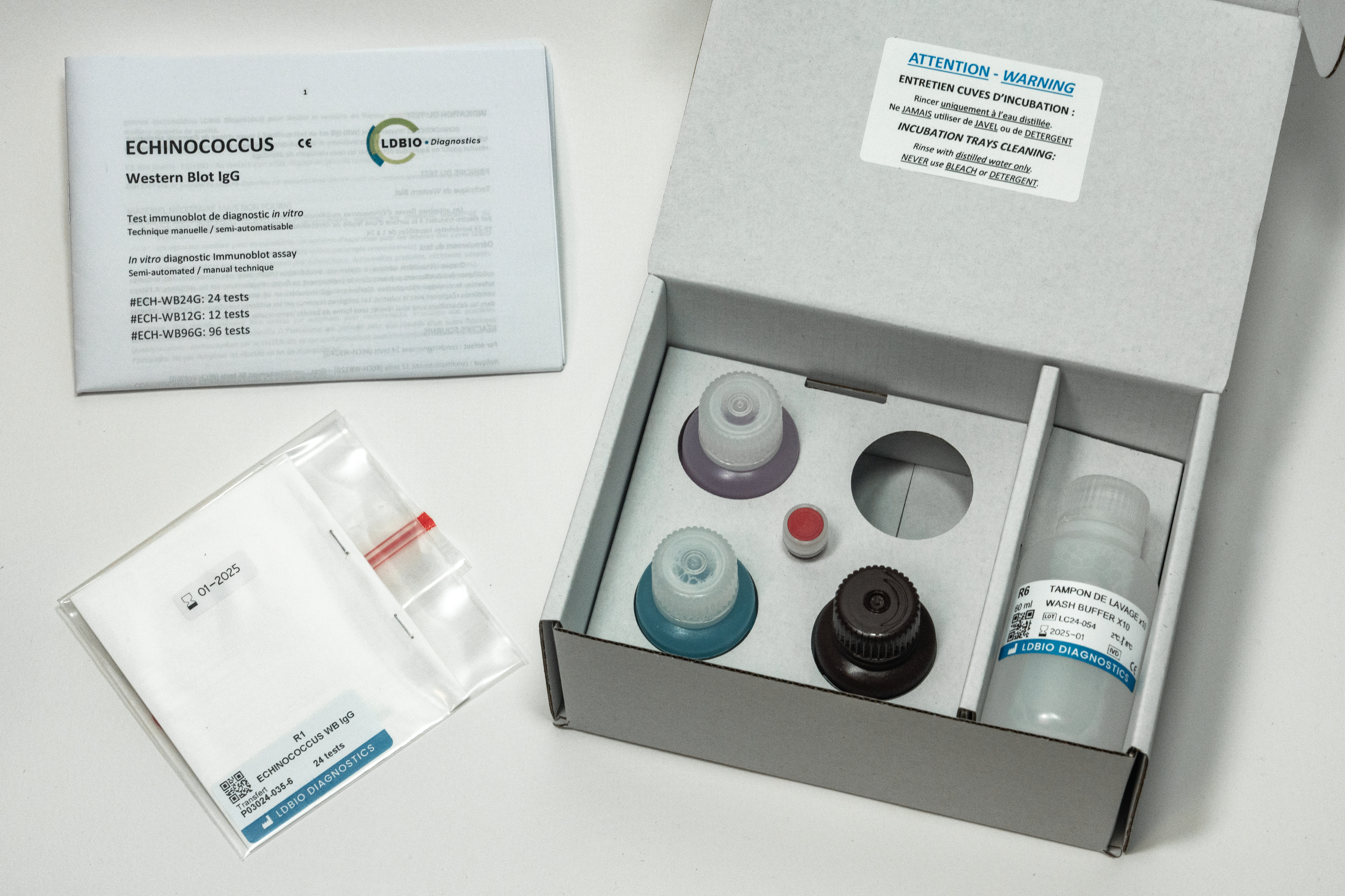 offene Verpackung von Echinococcus 24 Test mit allen Komponenten - LDBio