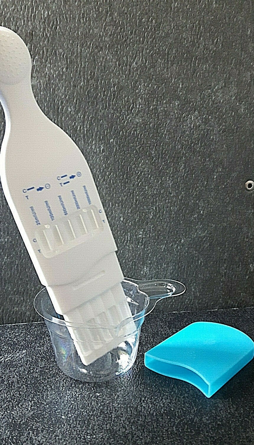Durchführung quantitativer hCG Kassettenschnelltest im Becher