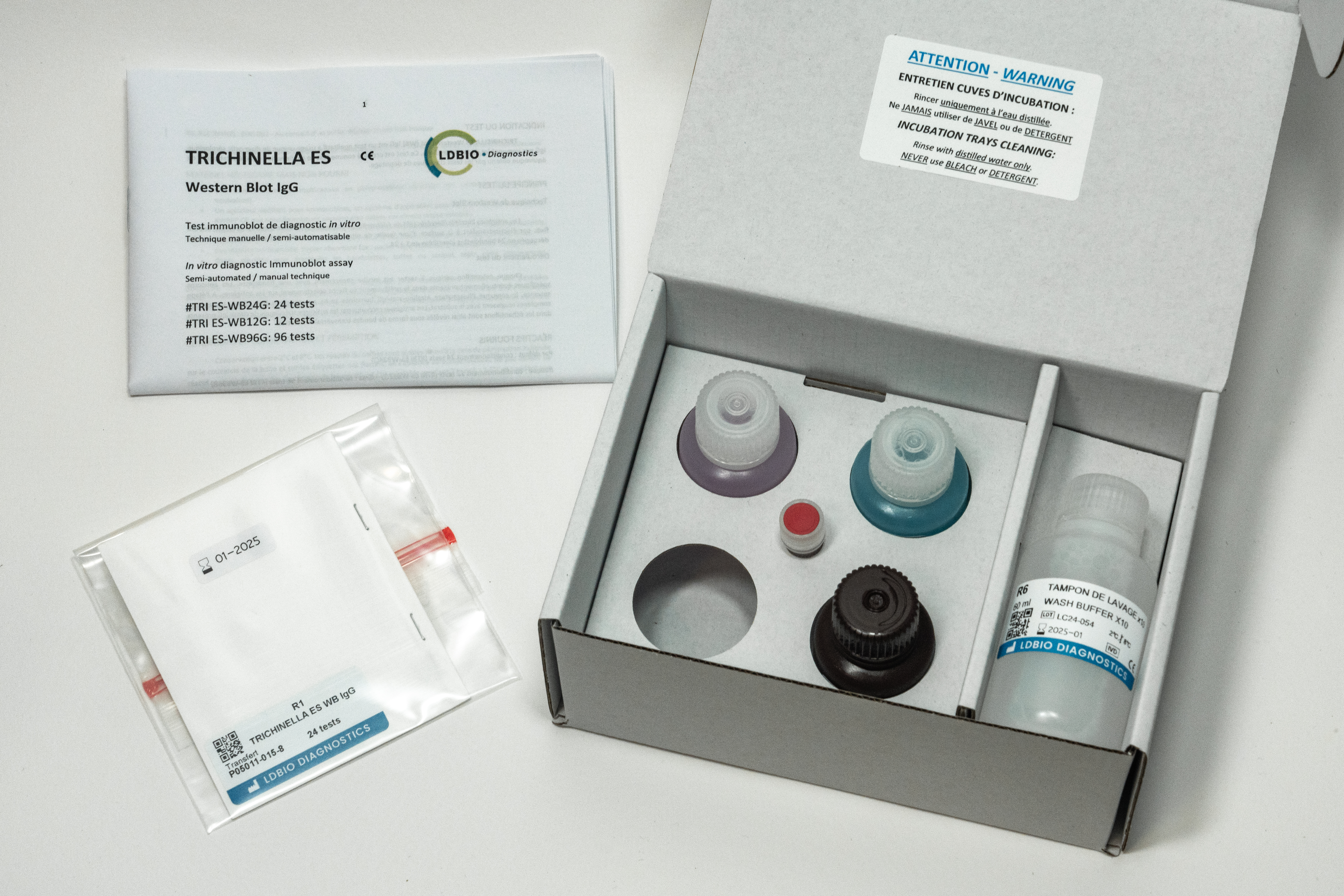 offene Verpackung von Trichinella Westernblot 24 Test mit allen Komponenten - LDBio